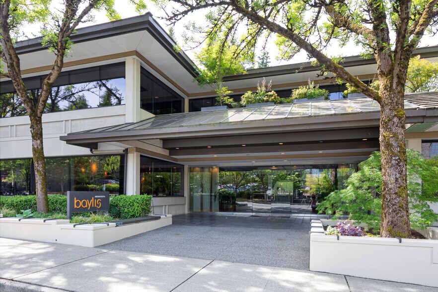 10801 Main St, Bellevue, WA à louer - Photo du bâtiment - Image 2 de 4
