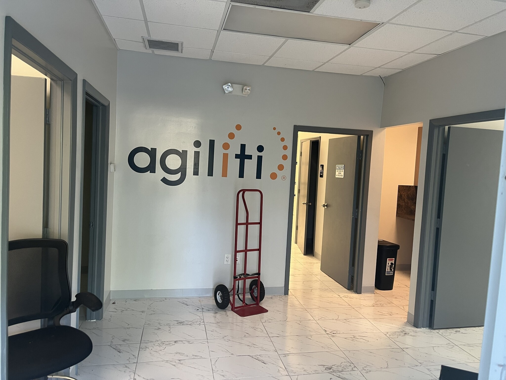 501 - 599 Sawgrass Corporate Parkway, Sunrise, FL for lease Interior Photo- Image 1 of 13