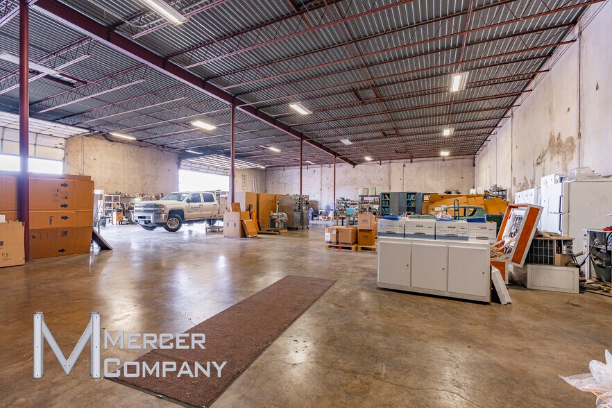 435 West Fork Dr, Arlington, TX à vendre - Photo intérieure - Image 3 de 5