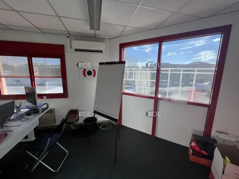 Flex in Vénissieux for lease Interior Photo- Image 1 of 14