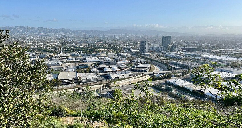 5924 West Blvd, Los Angeles, CA à vendre - Photo du bâtiment - Image 2 de 8