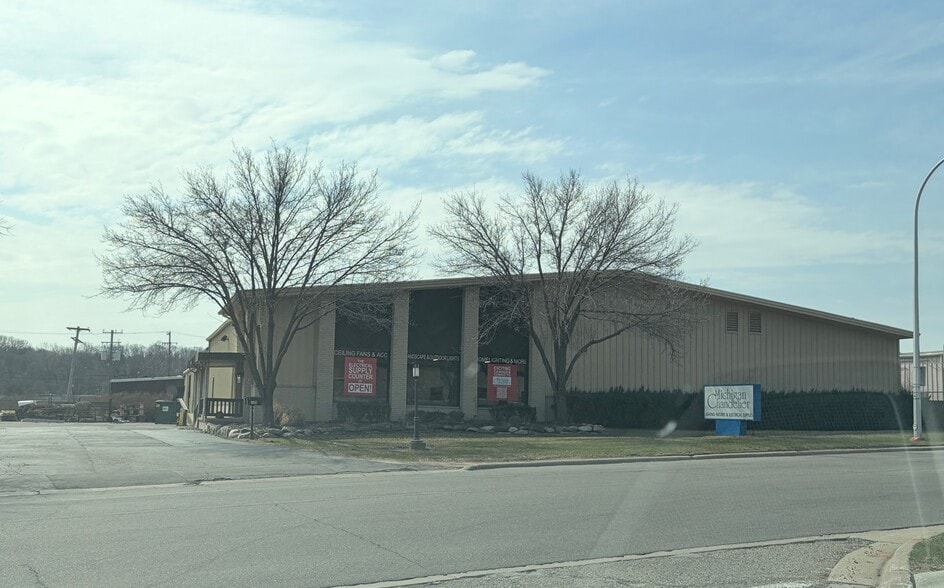 200 E 2nd St, Rochester, MI for lease - Building Photo - Image 3 of 14