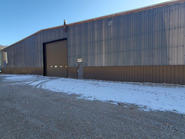 Plus de détails pour 6550 W Ridge Rd, Erie, PA - Industriel à louer