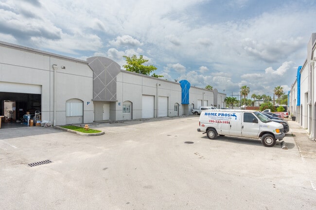 More details for 5111 NW 159th St, Miami Lakes, FL - Industrial for Lease