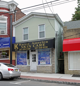 More details for 317 Hackensack St, Carlstadt, NJ - Retail for Sale