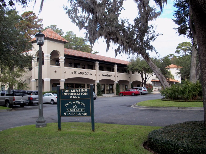 60 Cinema Ln, Saint Simons Island, GA à vendre - Photo du bâtiment - Image 1 de 1