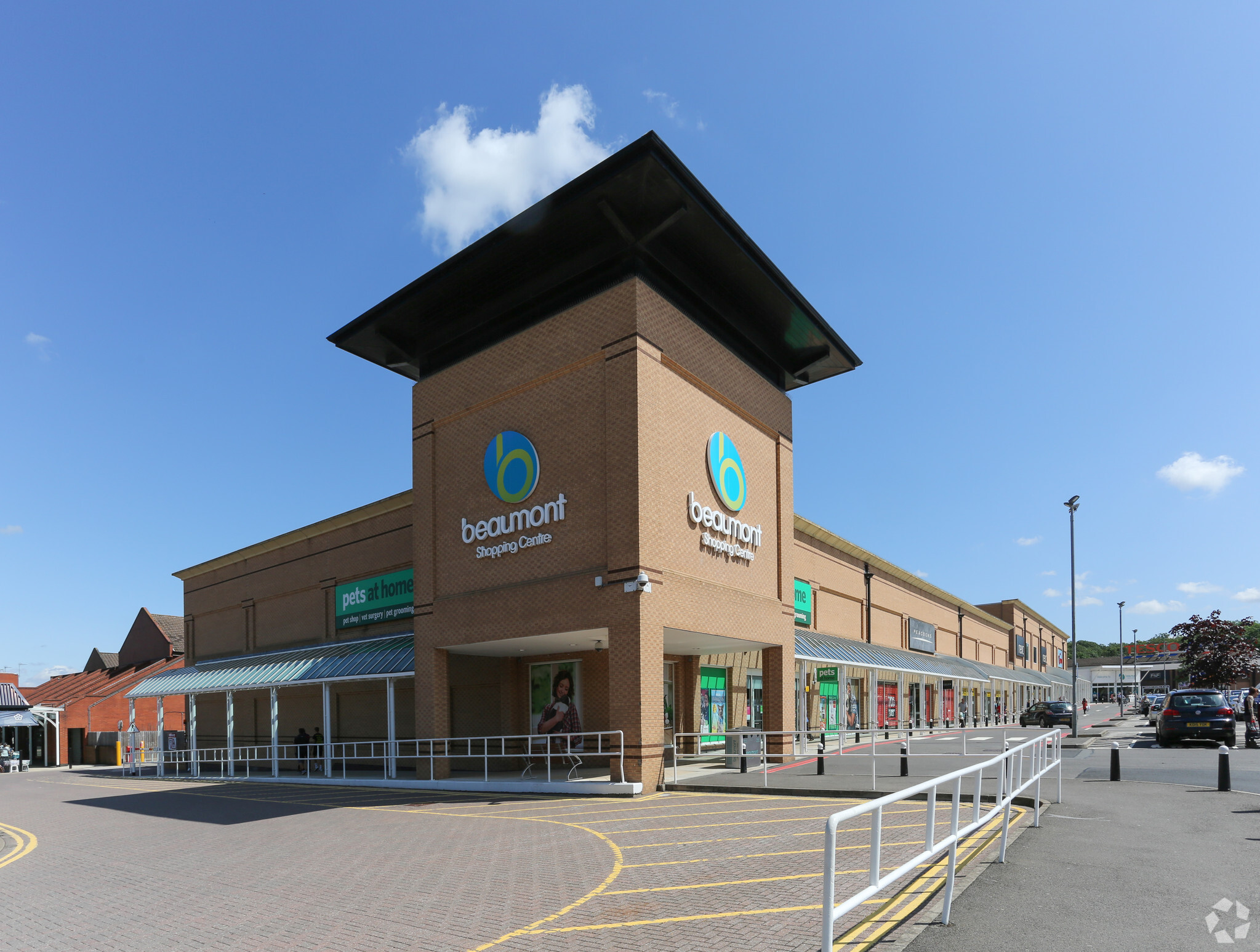 Bradgate Mall, Leicester for sale Primary Photo- Image 1 of 18