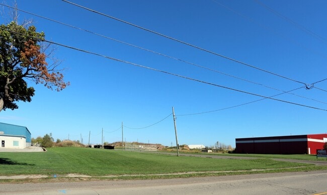 More details for 809 Barton St, Hamilton, ON - Land for Lease