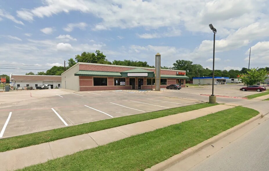 1431 W Morton St, Denison, TX à louer - Photo du bâtiment - Image 3 de 6