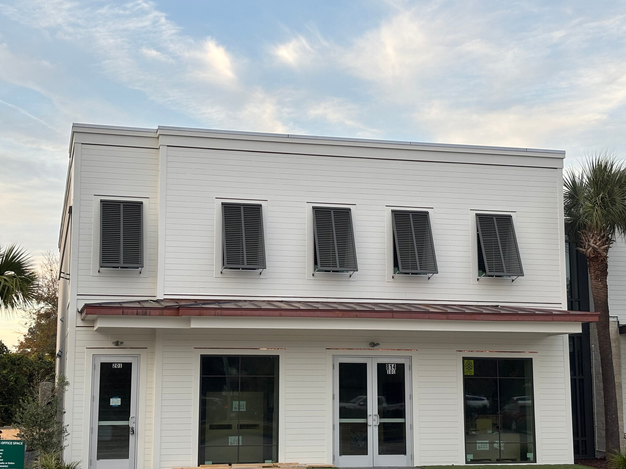 814 Johnnie Dodds Blvd, Mount Pleasant, SC for lease Building Photo- Image 1 of 14