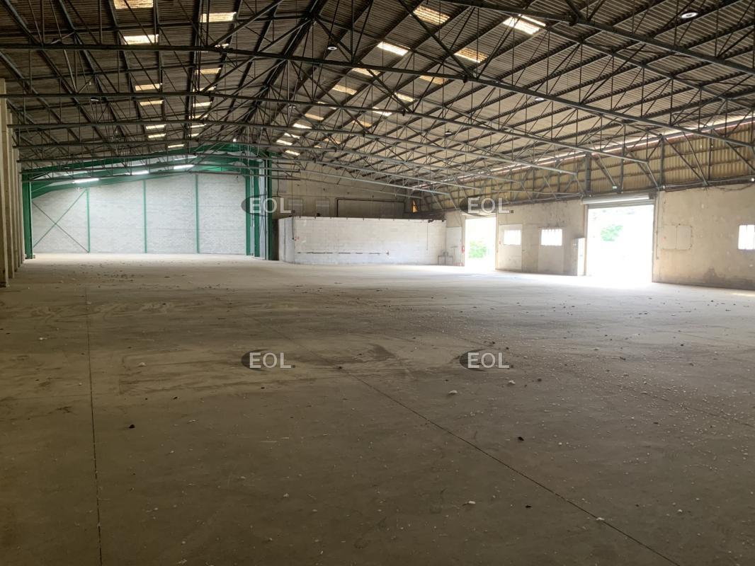 Flex in Bouc-Bel-Air for lease Interior Photo- Image 1 of 19