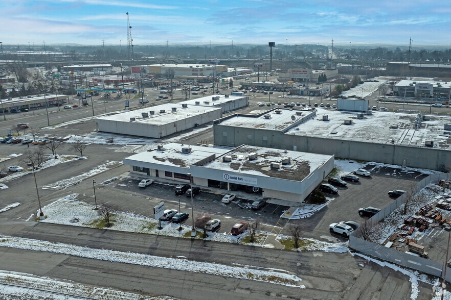 4834-4838 Northfield Rd, Cleveland, OH à vendre - Aérien - Image 3 de 13