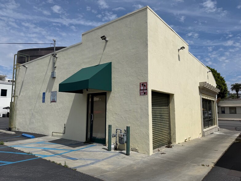 257 S La Cienega Blvd, Beverly Hills, CA à louer - Photo du bâtiment - Image 3 de 11
