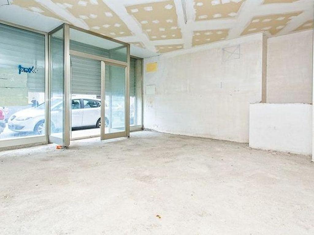 Manresa, BAR 08243 - Unit Pt02 - - Interior Photo - Image 1 of 6