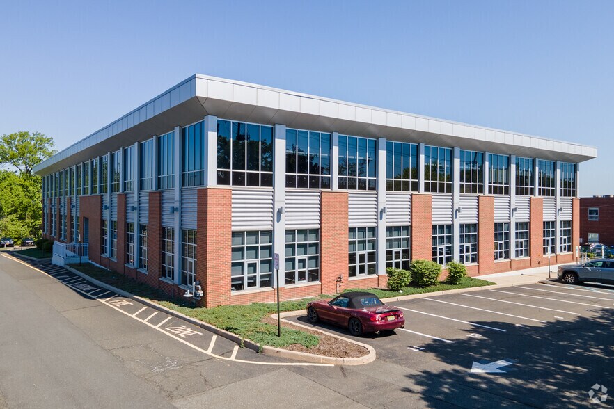 180 Sylvan Ave, Englewood Cliffs, NJ à louer - Photo du bâtiment - Image 2 de 4