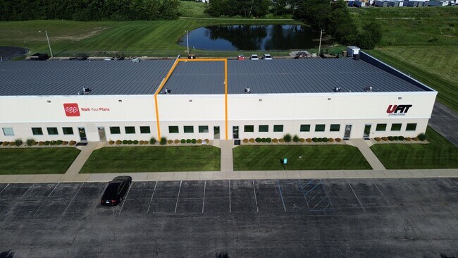 Plus de détails pour 340-370 N Commerce Parkway Dr W, Greenwood, IN - Industriel à louer