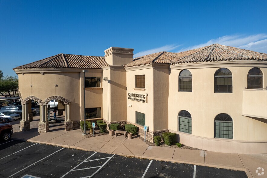 4511 N Campbell Ave, Tucson, AZ à louer - Photo du bâtiment - Image 2 de 5