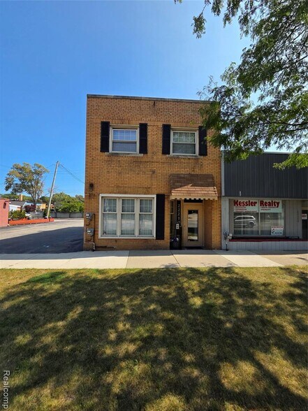 22210 Harper Ave, Saint Clair Shores, MI à vendre - Photo du bâtiment - Image 1 de 5
