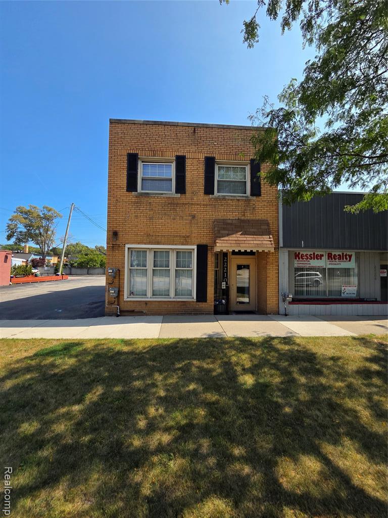 22210 Harper Ave, Saint Clair Shores, MI à vendre Photo du bâtiment- Image 1 de 6