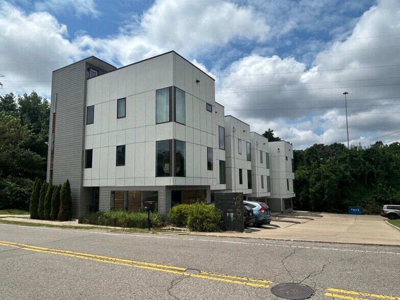623 & 629 W Iris Drive, Nashville, TN portefeuille de 2 propriétés à vendre sur LoopNet.ca - Photo du bâtiment - Image 2 de 9