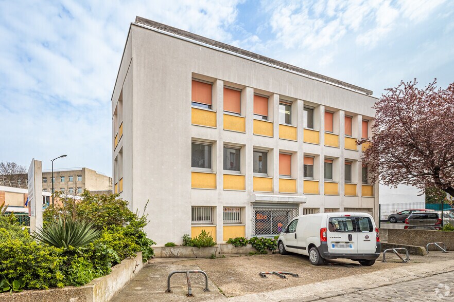 Bureau dans Malakoff à louer - Photo du bâtiment - Image 3 de 3