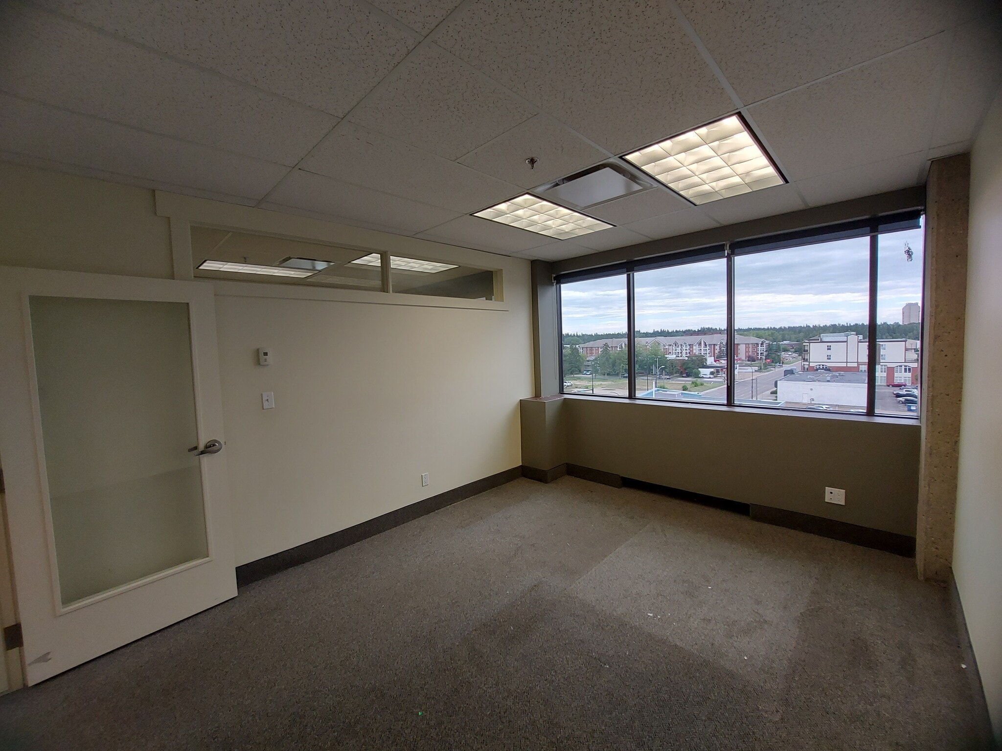 4901 48 St, Red Deer, AB for lease Interior Photo- Image 1 of 14