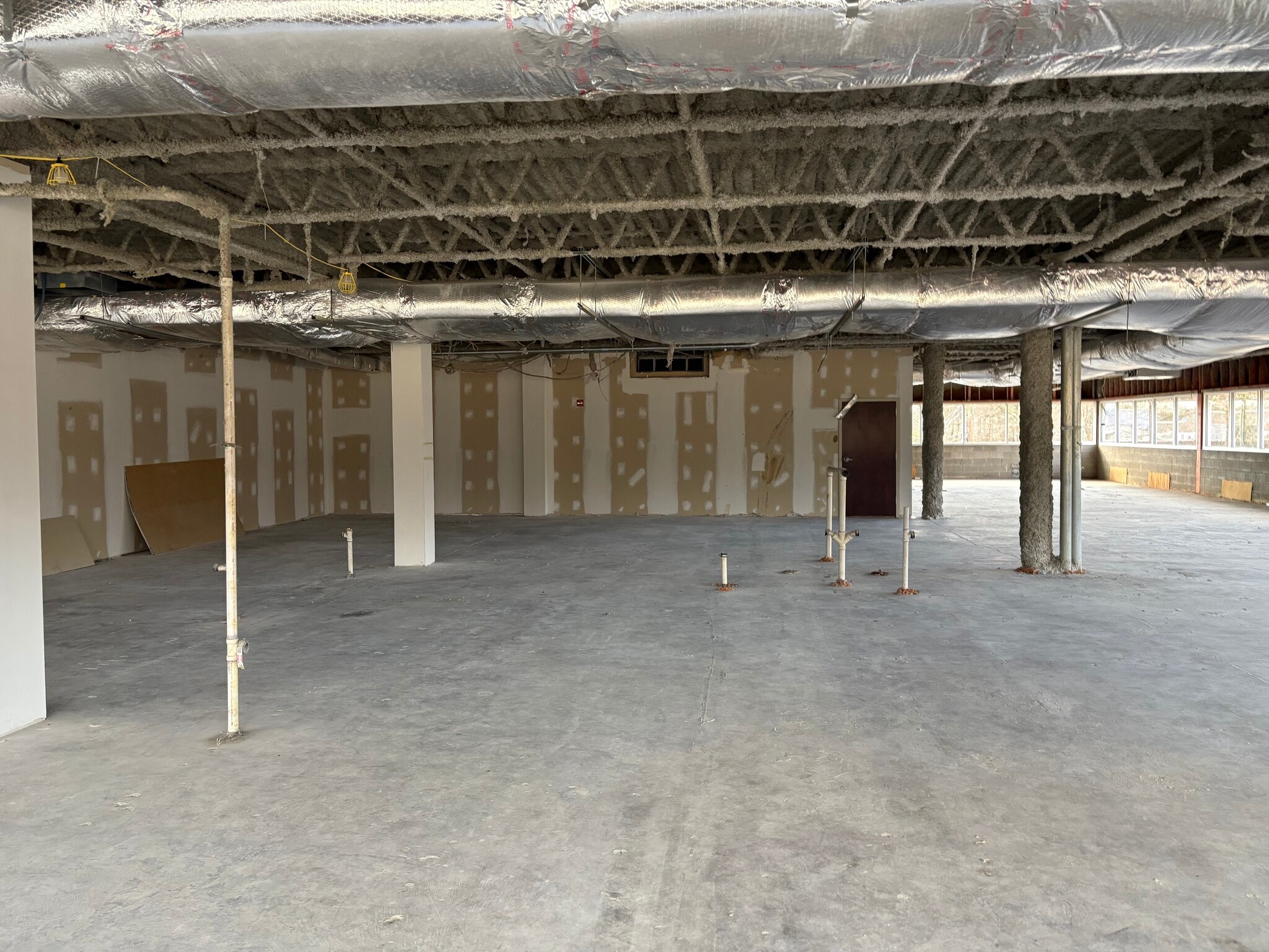 6050-6144 Rose Hill Dr, Alexandria, VA for lease Building Photo- Image 1 of 3