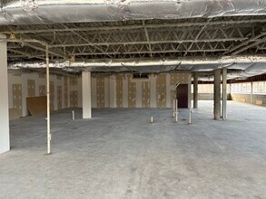 6050-6144 Rose Hill Dr, Alexandria, VA for lease Building Photo- Image 1 of 3