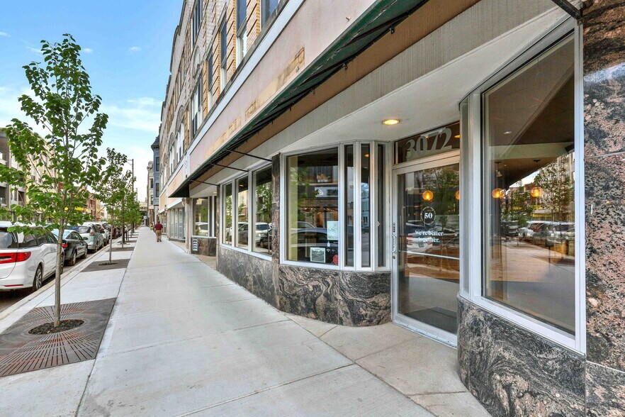 3045 N Greenview Ave, Chicago, IL à louer - Photo du bâtiment - Image 2 de 2
