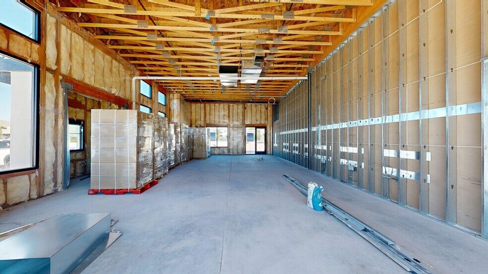 Steele Ridge Retail Center portefeuille de 9 propriétés à vendre sur LoopNet.ca - Numérisation 3D de Matterport - Image 2 de 29