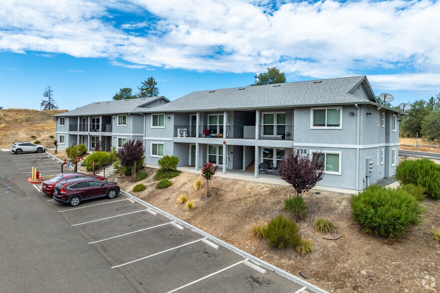 575-579 Racquet Way, Diamond Springs, CA for sale - Building Photo - Image 3 of 19