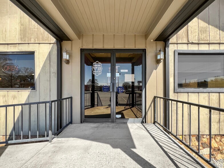 15371 Highway 13 S, Hurricane Mills, TN à vendre - Photo du bâtiment - Image 3 de 66