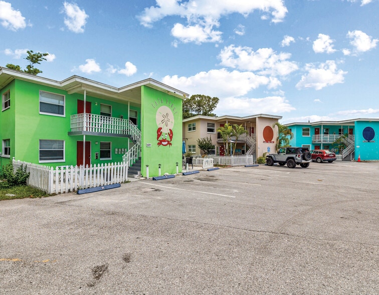 309 Avanda Ct, Clearwater, FL for sale - Building Photo - Image 1 of 13