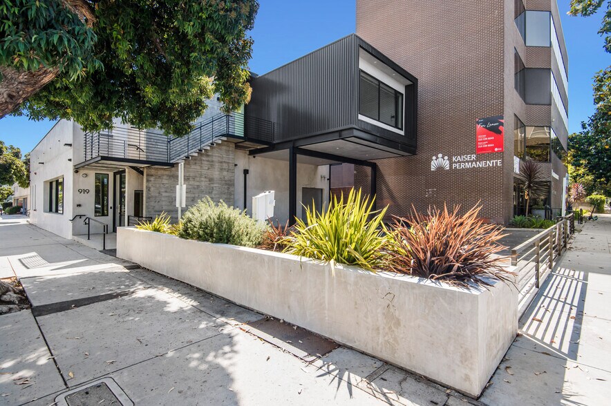 919-929 Broadway, Santa Monica, CA à louer - Photo du bâtiment - Image 3 de 12