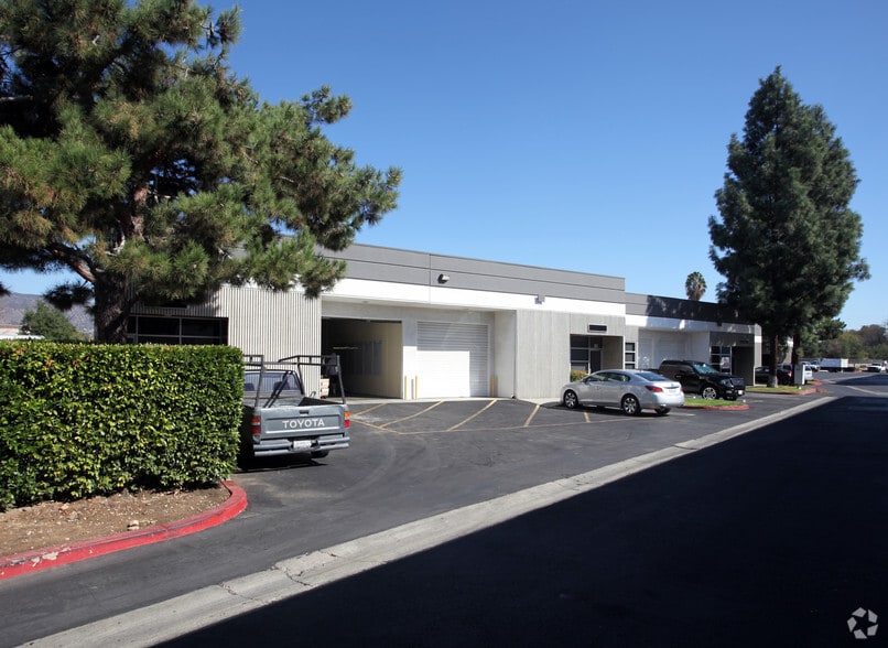 301 E Arrow Hwy, San Dimas, CA for lease - Primary Photo - Image 1 of 14