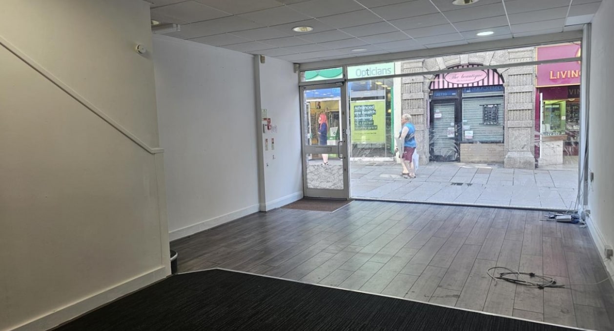 44 Fore St, St Austell for sale Interior Photo- Image 1 of 7