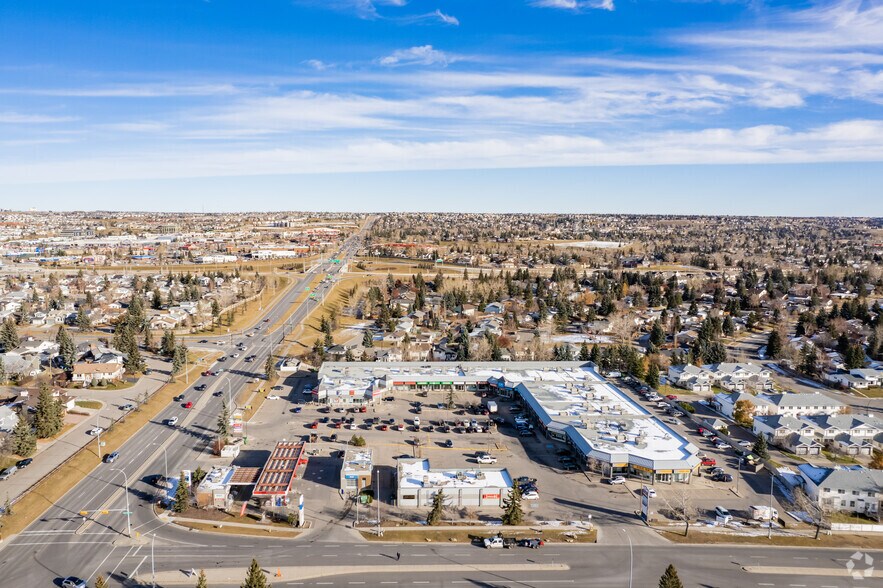 8060 Silver Springs Blvd NW, Calgary, AB à louer - Aérien - Image 3 de 7