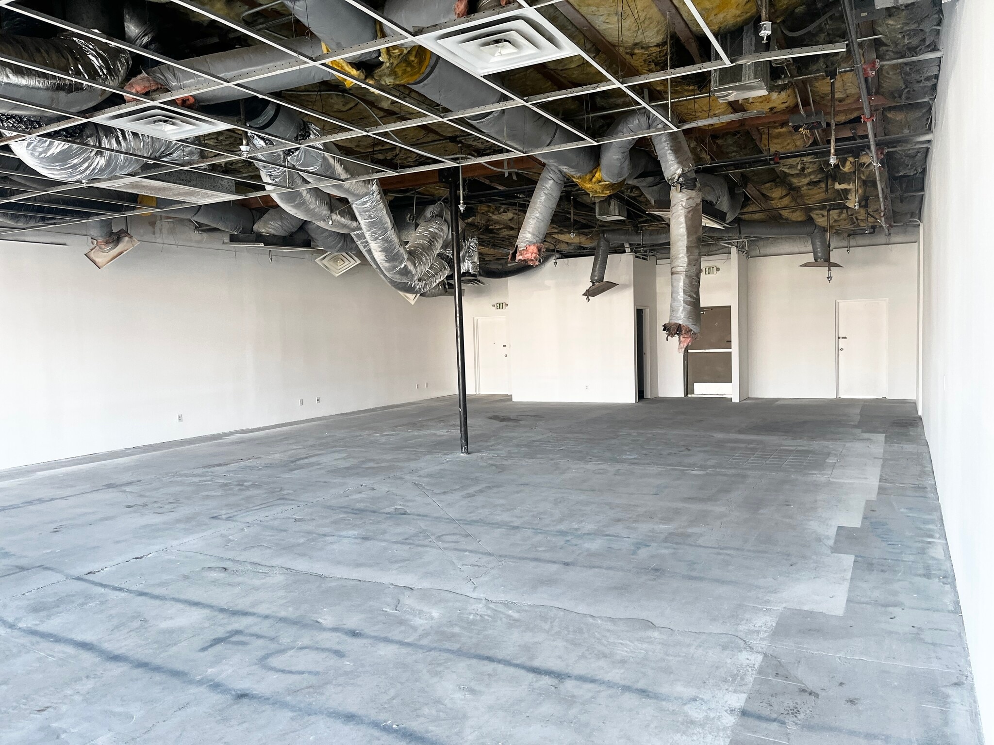 815-855 E Twain Ave, Las Vegas, NV for lease Interior Photo- Image 1 of 5