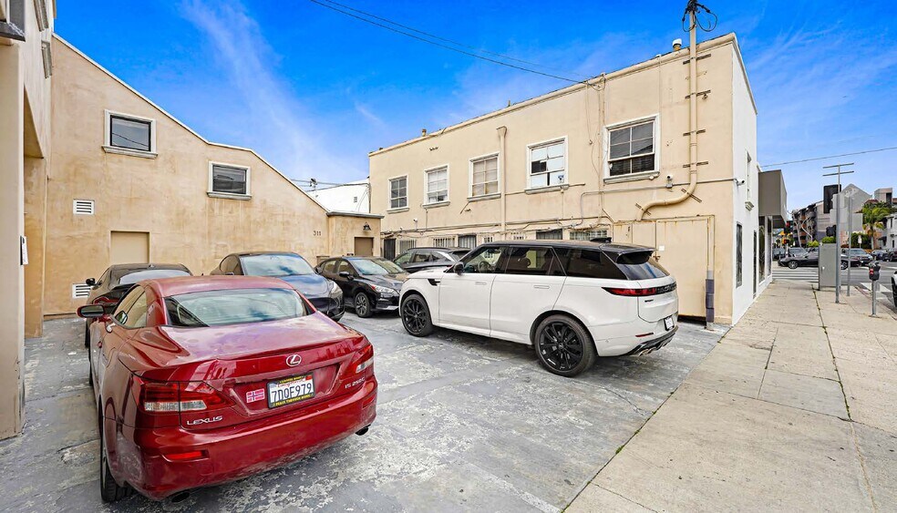 8300-8302 W 3rd St, Los Angeles, CA à vendre - Photo du bâtiment - Image 3 de 10