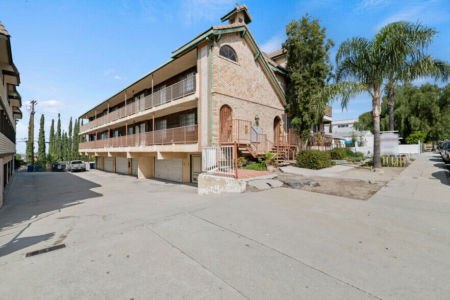 10219 Commerce Ave, Tujunga, CA à vendre - Photo du bâtiment - Image 1 de 12