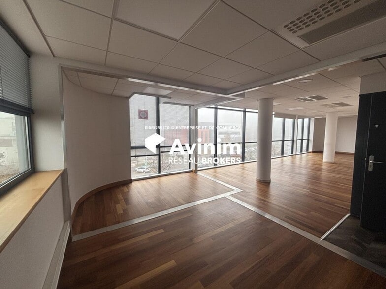 Office in Besançon for lease - Interior Photo - Image 3 of 9