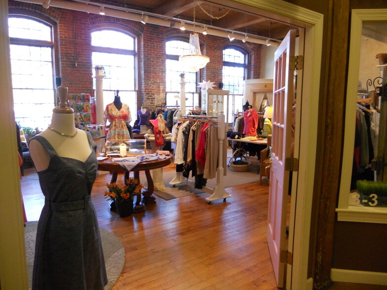 200 N Greensboro St, Carrboro, NC for lease - Interior Photo - Image 3 of 22