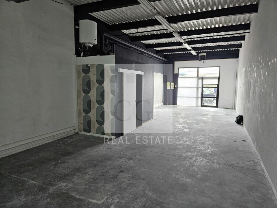 Flex in Montbonnot-Saint-Martin for lease Interior Photo- Image 1 of 9