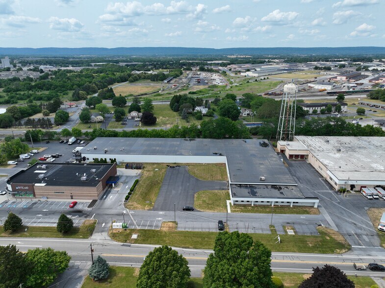 151 Allendale Rd, Mechanicsburg, PA à vendre - Photo du bâtiment - Image 3 de 9