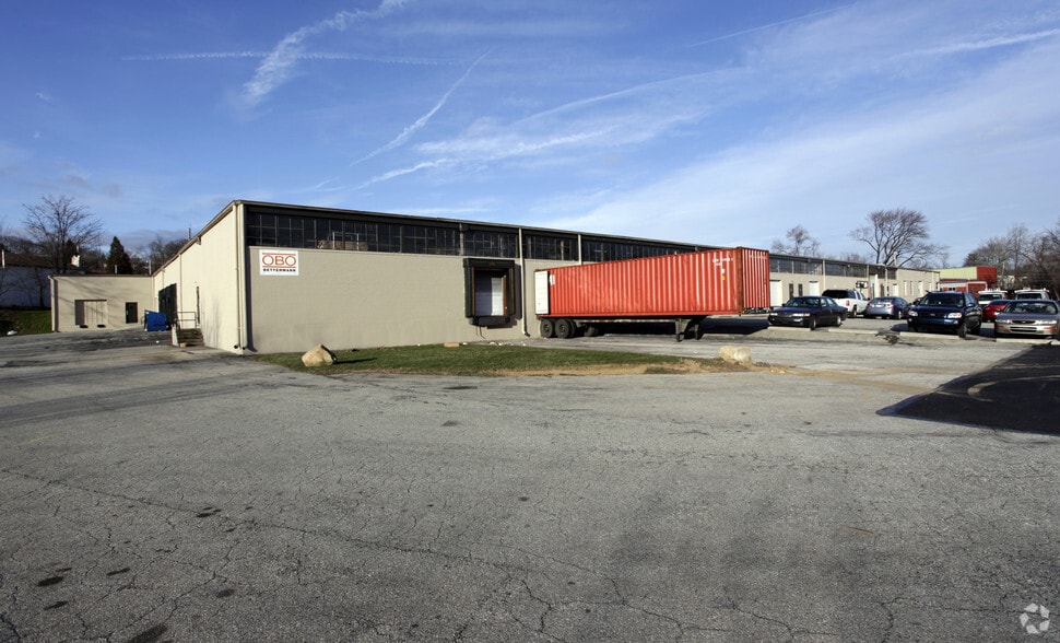 450 S Henderson Rd, King Of Prussia, PA à louer - Photo du bâtiment - Image 2 de 8