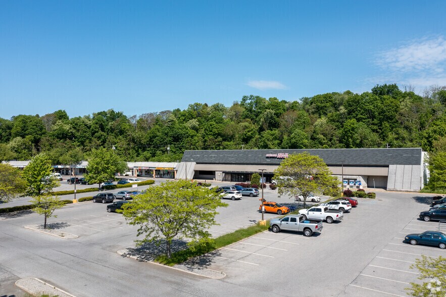 1505 Route 52, Fishkill, NY à louer - Photo du bâtiment - Image 2 de 6