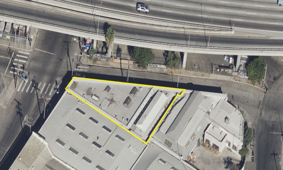 1528 E 16th St, Los Angeles, CA for lease - Building Photo - Image 2 of 15