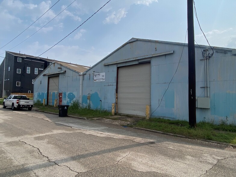 414 Schweikhardt St, Houston, TX for sale - Building Photo - Image 1 of 4