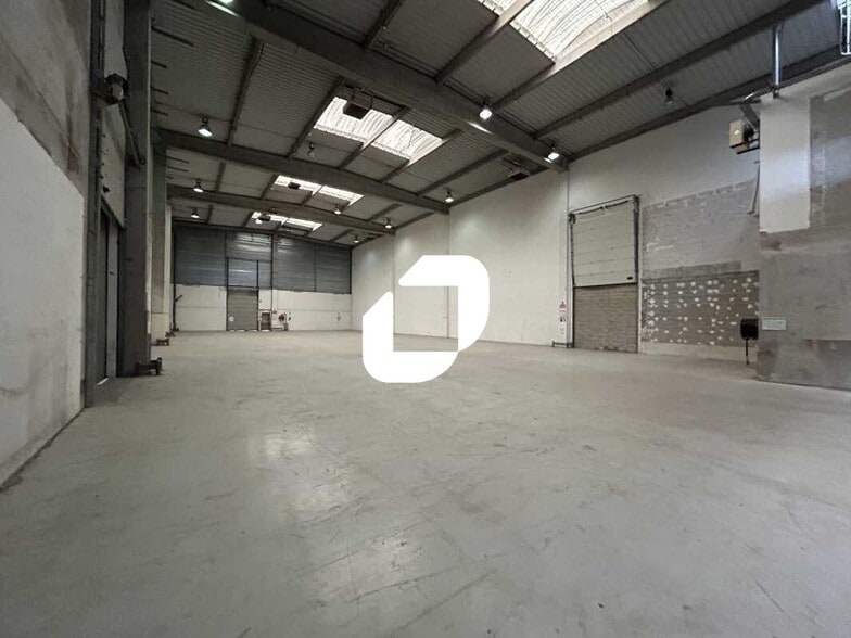 Flex in Saint-Ouen-sur-Seine for lease - Interior Photo - Image 2 of 21