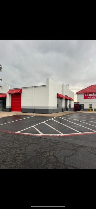 More details for 2924 W Division St, Arlington, TX - Retail, Flex for Lease